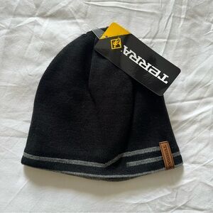 Size O/S Terra Black and Grey Toque Beanie